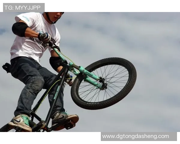 上海极限运动队与广州极限运动队赛后复盘分析力量对比与战术启示