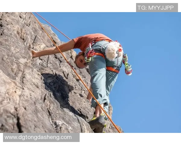 攀岩精神的力量：深入解析杭州攀岩队员的心理素质与挑战应对策略
